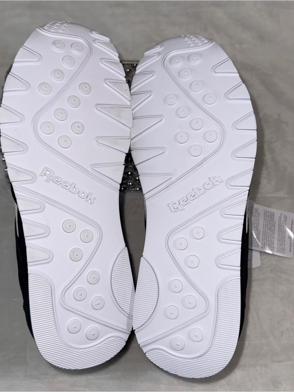 Reebok Classic Nylon Black White Men’s 11.5 NWT Running Sneakers style 100009273 - Picture 9 of 17